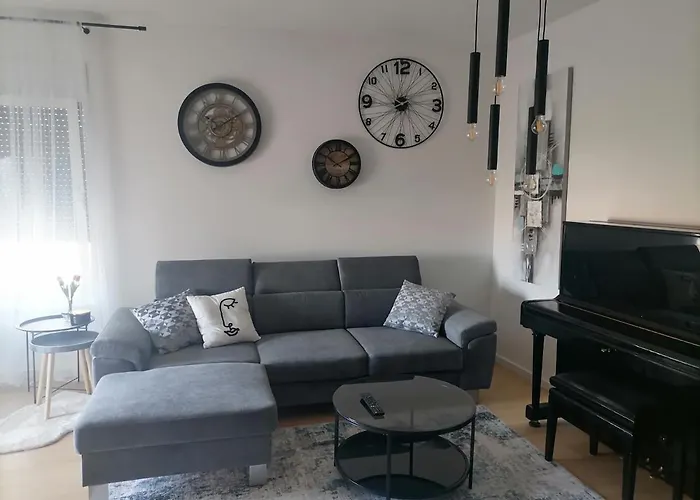 Piano Penthouse アパート